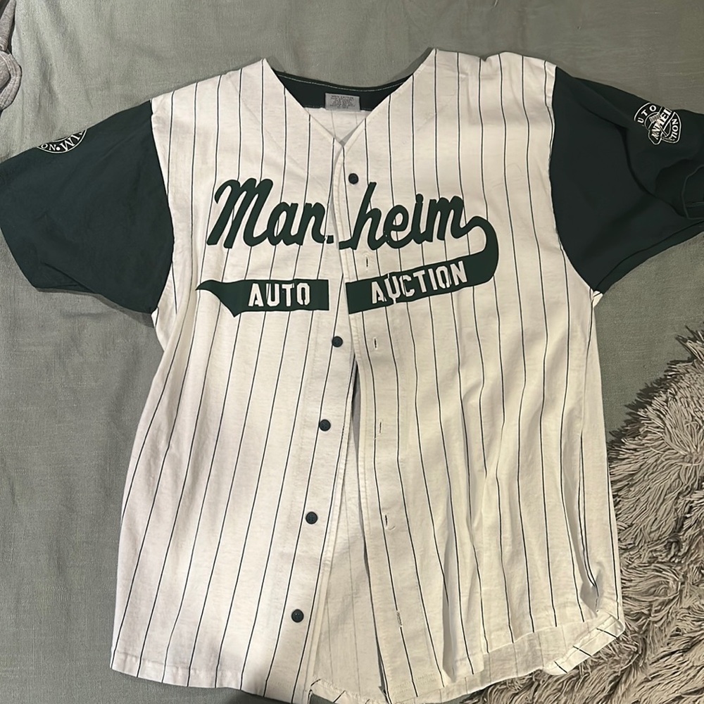 Baseball tee